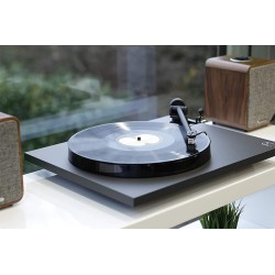 Giradischi Hi-Fi Trazione a Cinghia e Stadio Phono Rega Planar 1 PLUS