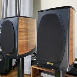 Opera Loudspeakers Callas - Diffusori Hi-Fi 2 Vie da Scaffale