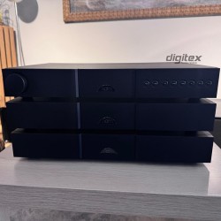 Usato - Naim, Sistema composto da Preamplificatore, Finale di Potenza Stereo & Distributore di Alimentazione